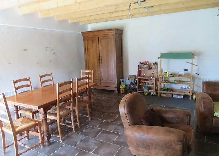 Maison Champetre, Cheminees, Video Projecteur, Jeux