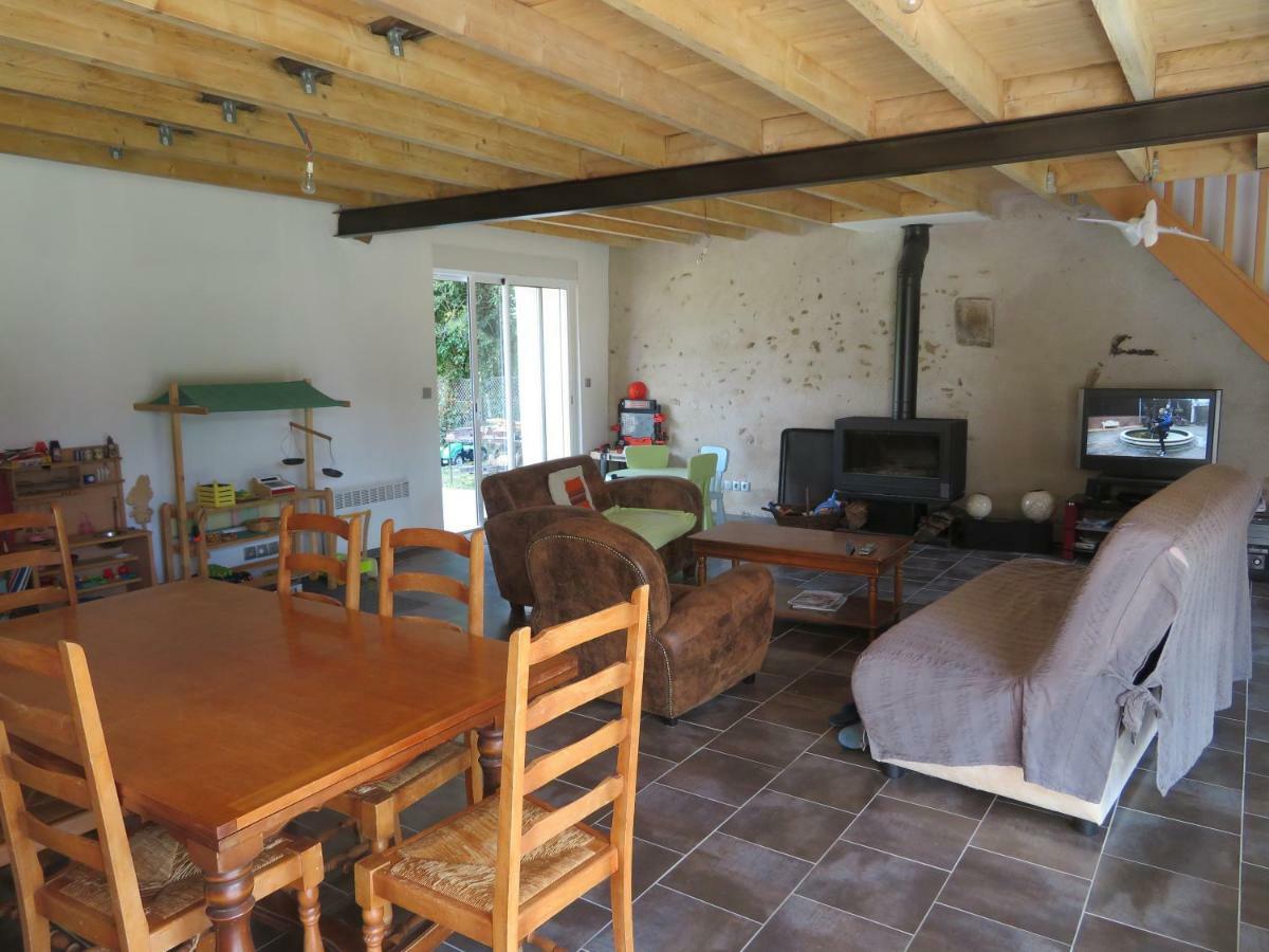 Maison Champetre, Cheminees, Video Projecteur, Jeux Holiday home Briantes