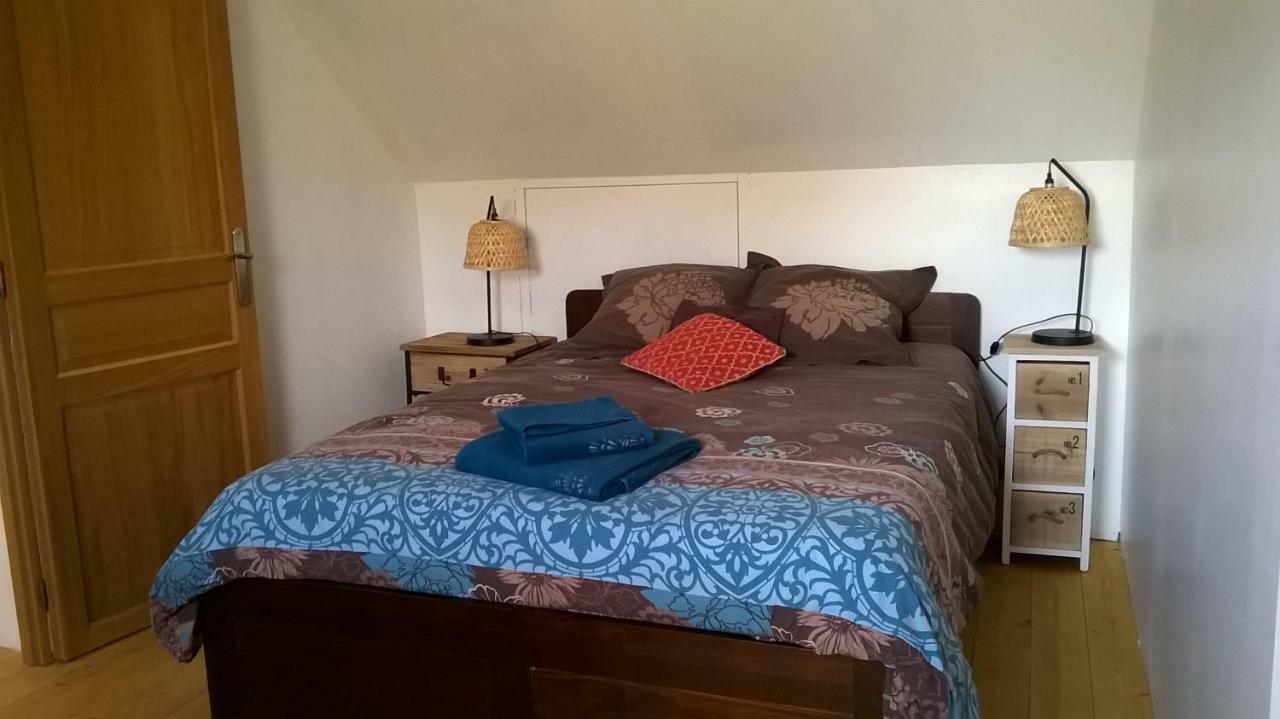 Holiday home Maison Champetre, Cheminees, Video Projecteur, Jeux Briantes